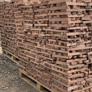 Камень лапша красная